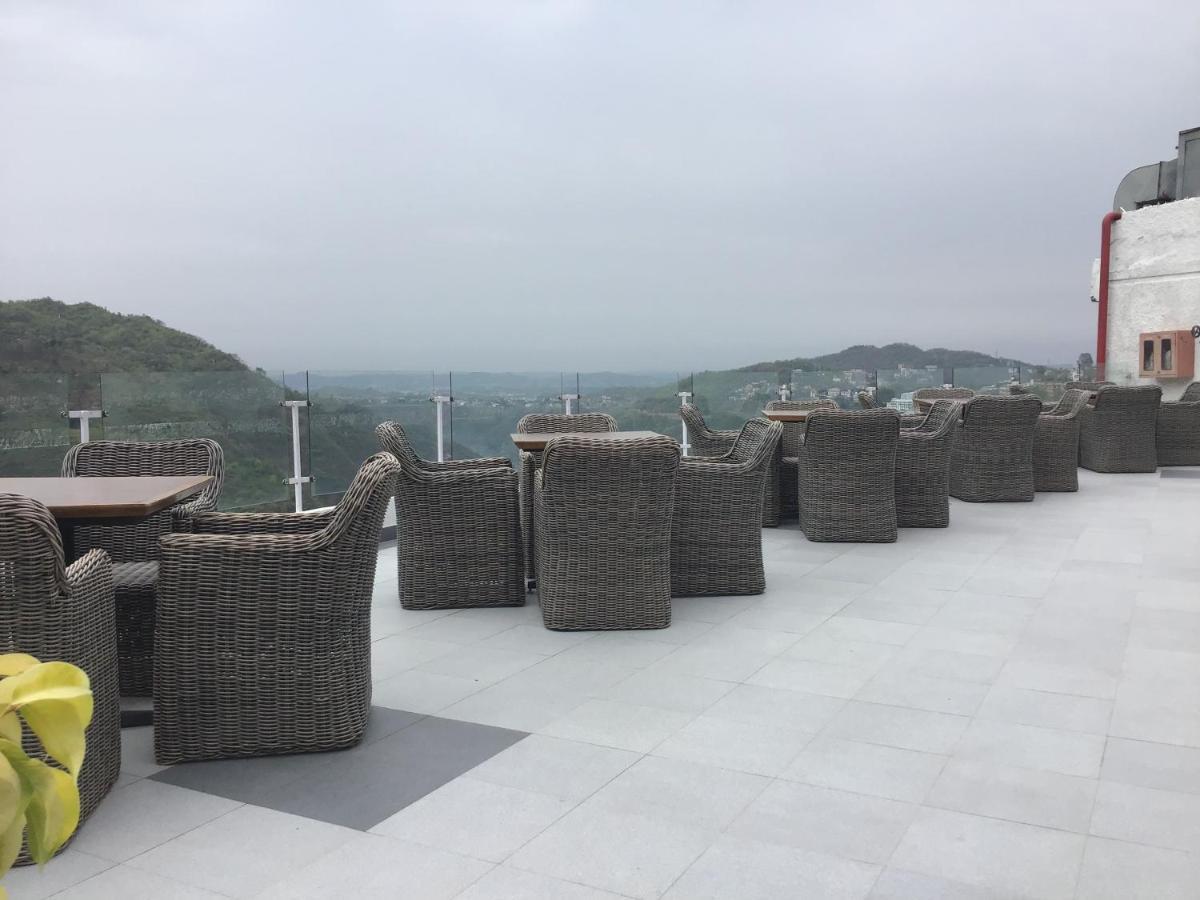 Timber Trail Base Resort - At The Foothills Of Adventure Parwanoo Екстер'єр фото